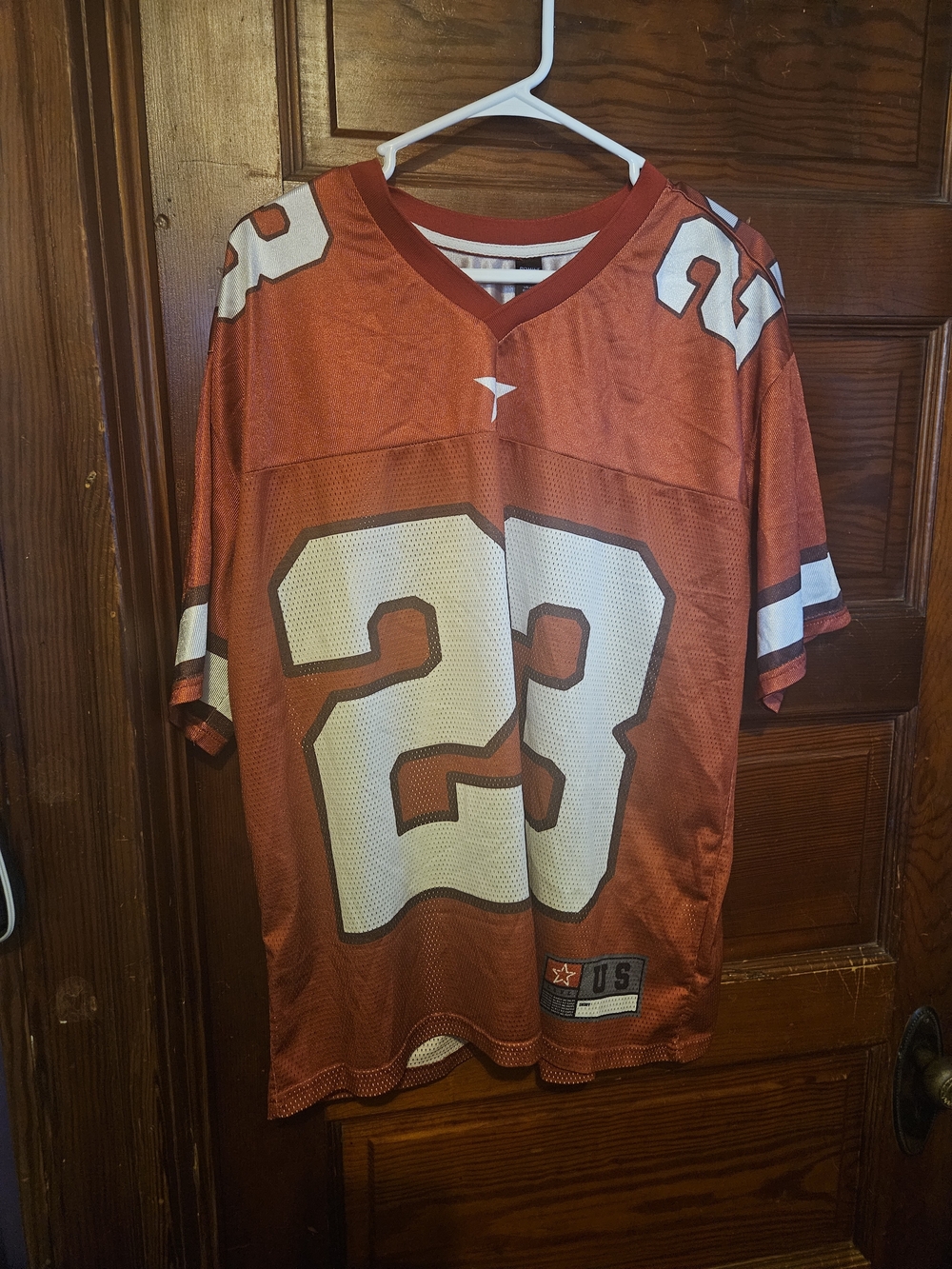 ROMWE rust-red athletic jersey with white trim